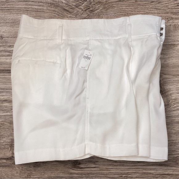 GAP Drapey High Rise Silky Dress Shorts, Snowflake Milk White Rayon Size 16 NWT - Picture 7 of 12